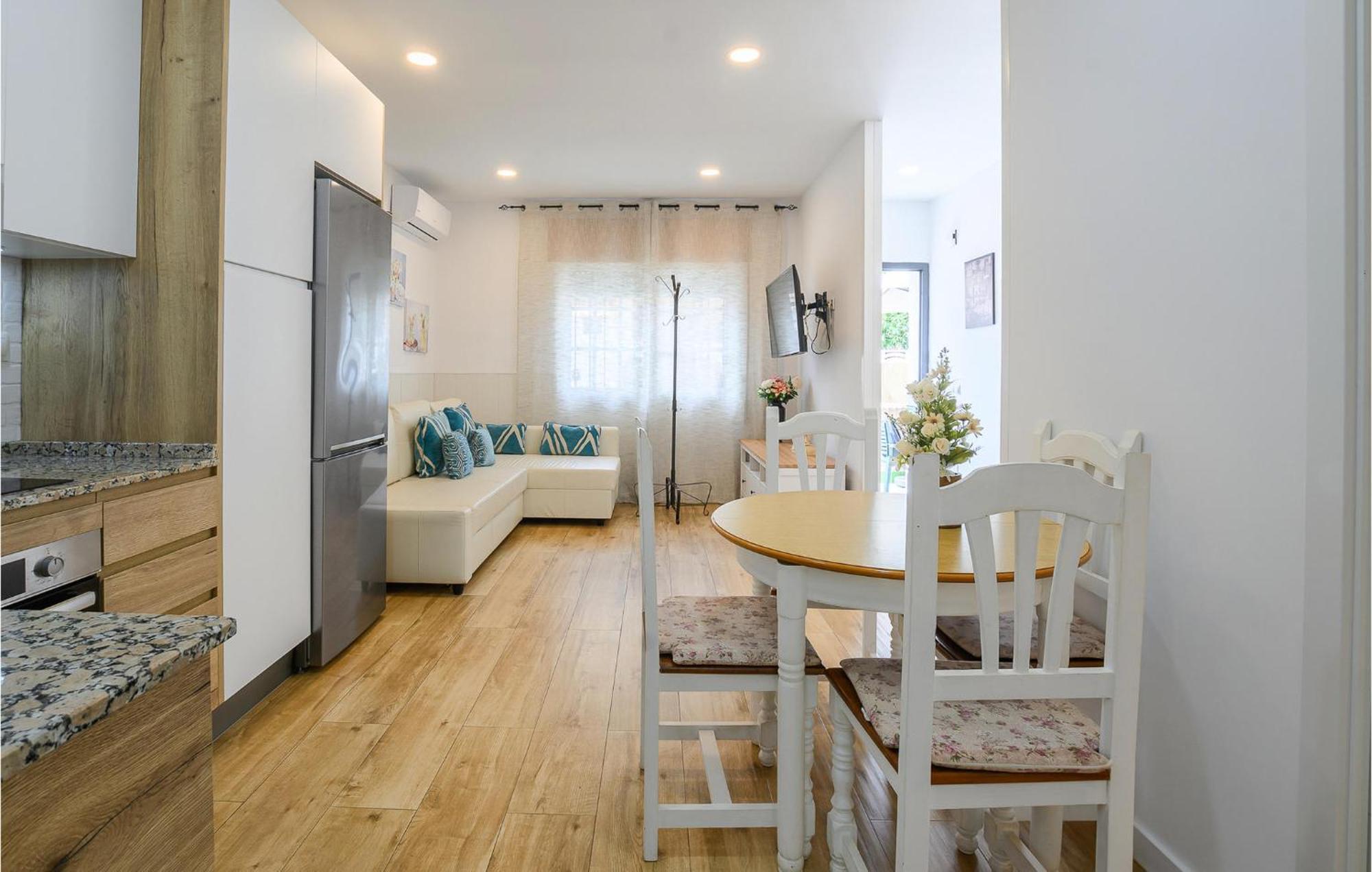 2 Bedroom Lovely In Casa de Férias Málaga